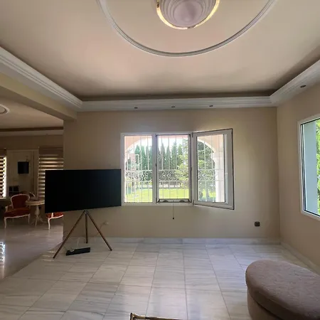 וילה Panorama Hills With Pool סלוניקי