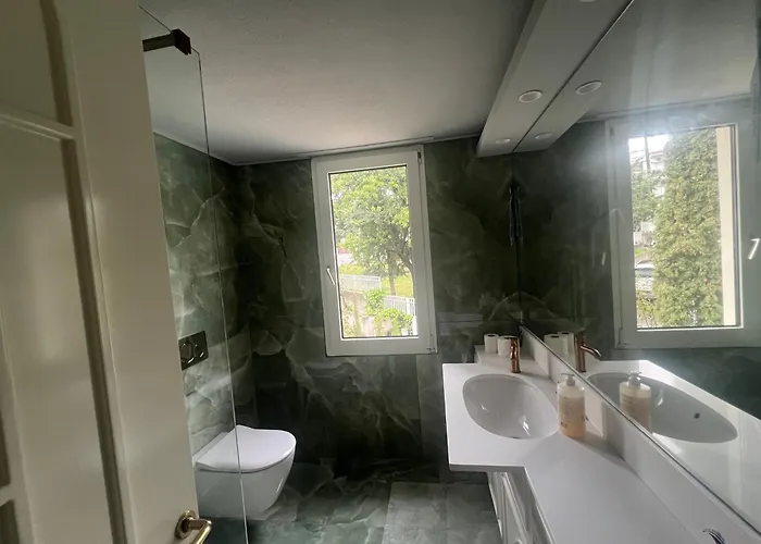 Panorama Hills With Pool Vilă